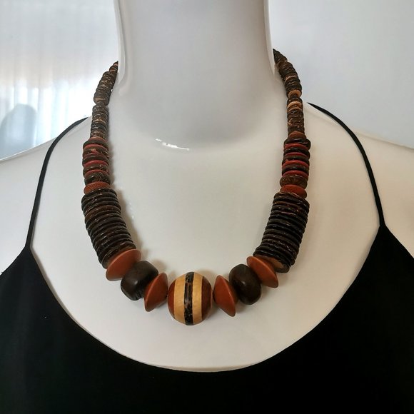 Vintage Boho Chunky Style 80s Coconut and Wooden Beaded Necklace - Picture 2 of 5